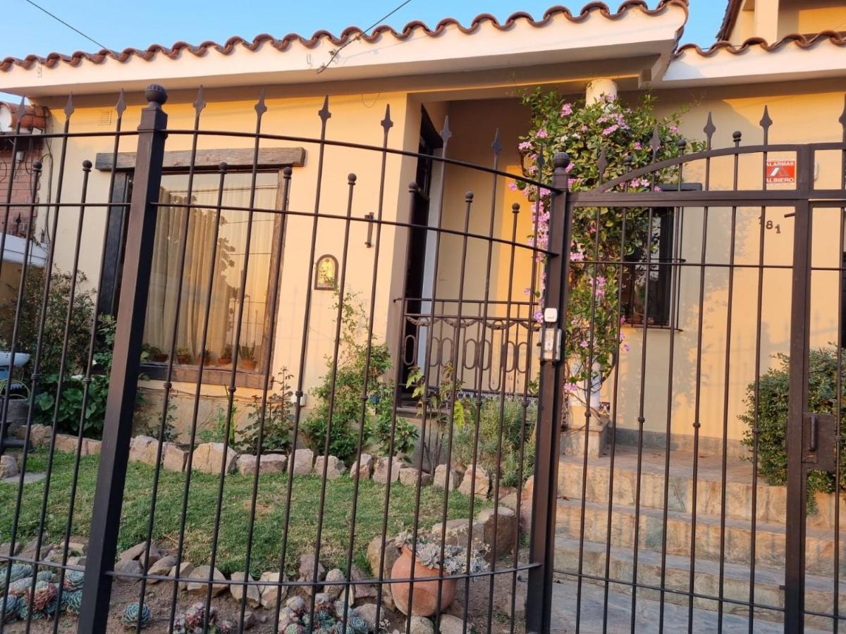 Hostal Las Rosas Salta Luaran gambar