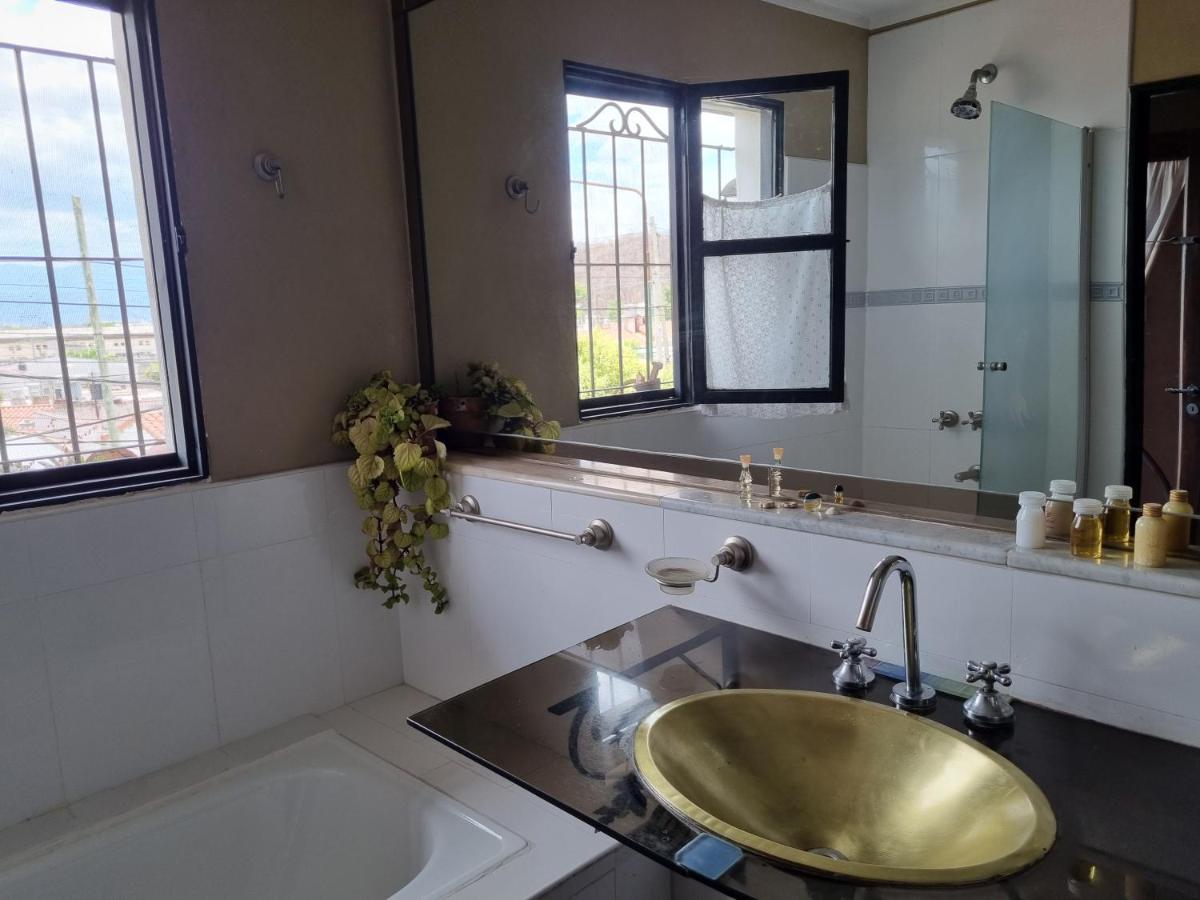 Hostal Las Rosas Salta Luaran gambar